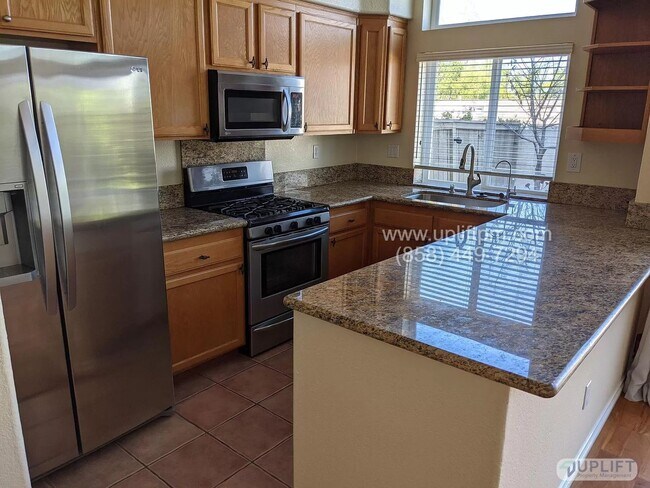 Building Photo - Townhouse 2 bedroom 2.5 bathroom in 4S RANCH