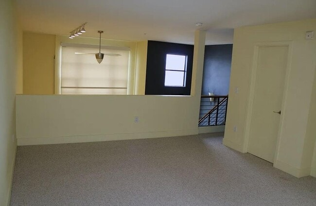 Building Photo - 350 E Mission St