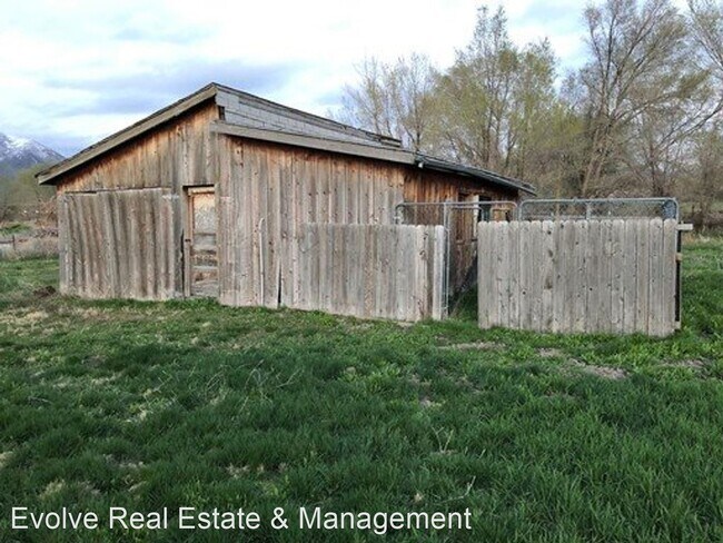 Building Photo - 3 br, 2 bath House - 2045 S State Street