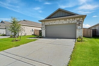 Building Photo - 29215 Farmhouse Ests Dr