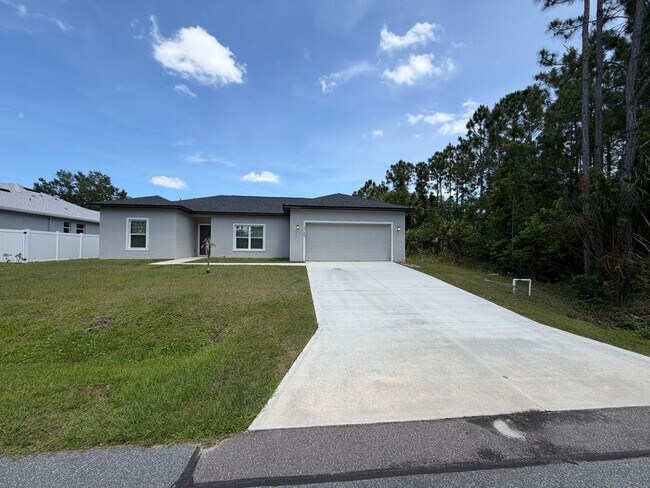 Foto del edificio - Adorable 3 Bedroom / 2 Bathroom Home in Palm Bay!!