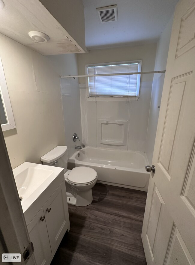 Foto del edificio - Modern 2 Bedroom Apartment in Prime Columb...