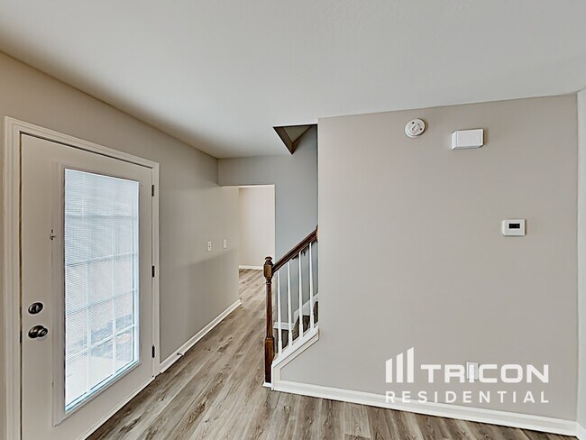 Foto del edificio - 725 Jack Russell Ct