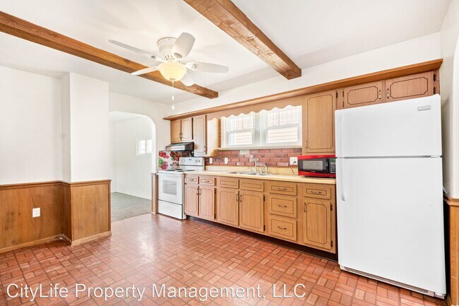 Building Photo - 2 br, 1 bath House - 5461 Spruce Street