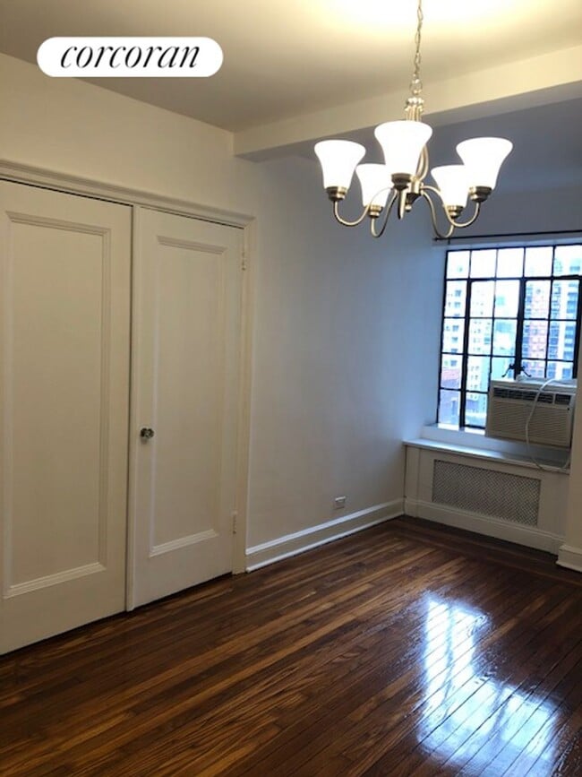Building Photo - 5 Tudor City Pl