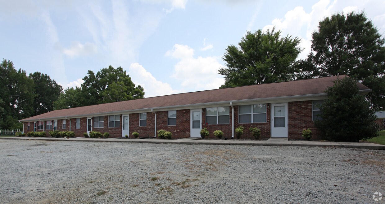 Foto del edificio - 105-115 Cloverdale Dr