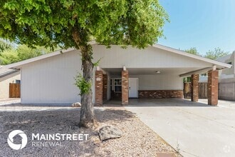Building Photo - 555 N Elm