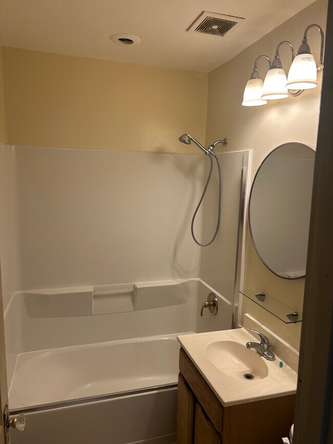 Foto del edificio - 3041 S Hanson Ave