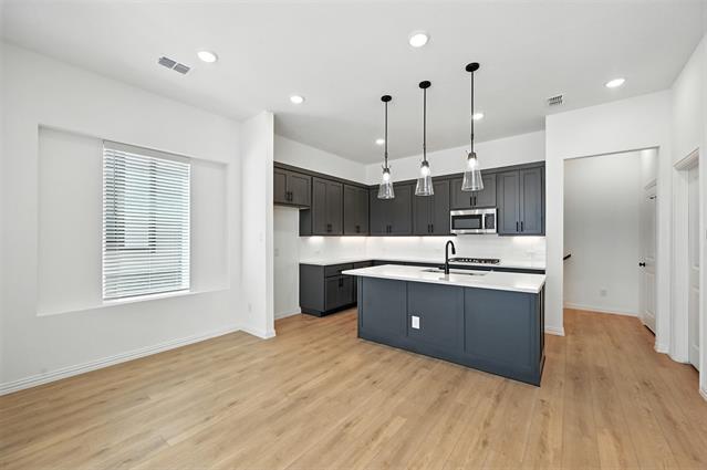 Building Photo - 913 Janwood Dr