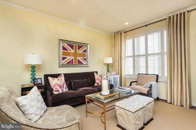 Building Photo - 111 Hearth Ct
