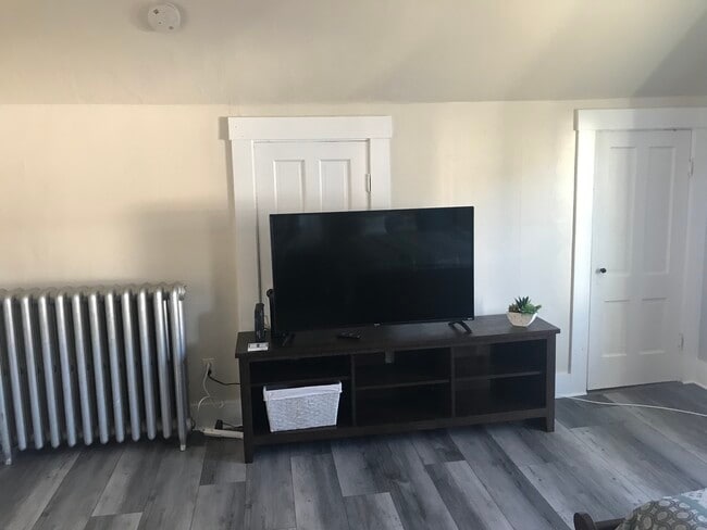 Building Photo - 84 Shawmut St