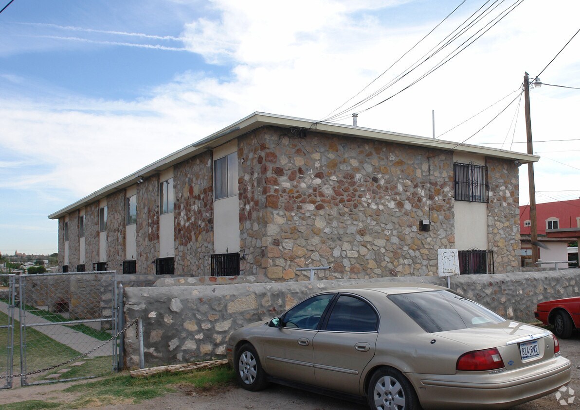 Building Photo - 3312 E Gateway Blvd
