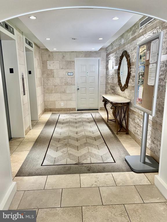 Foto principal - 8350 Greensboro Dr