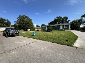 Building Photo - 603 NE 51st Pl