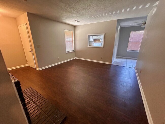Foto del edificio - 184 Dorchester Manor Blvd