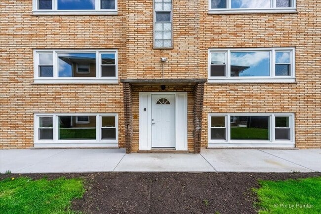 Foto del edificio - 2608 St Charles Rd