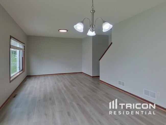 Building Photo - 262 Morab Ave