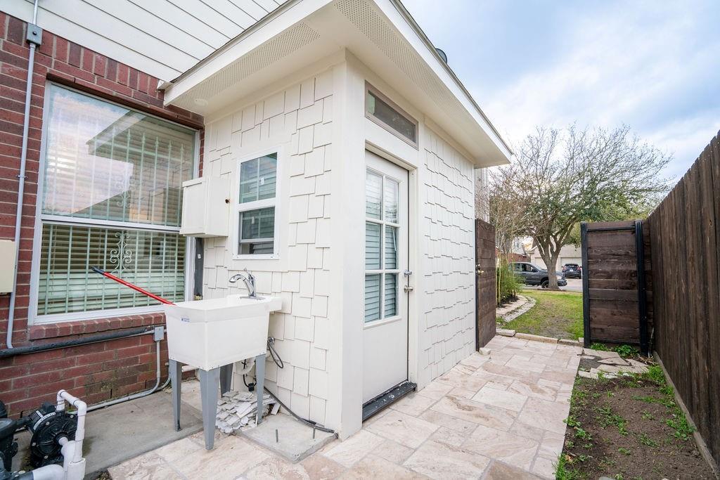 10015 Lizette Court, Houston, TX 77075