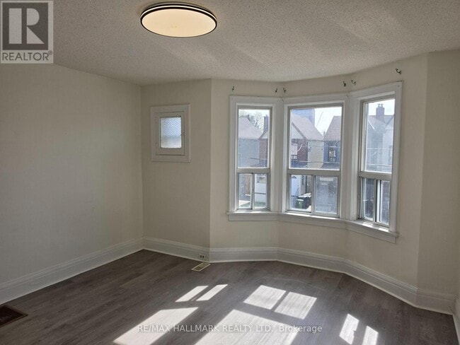 Building Photo - 797 Ossington Ave