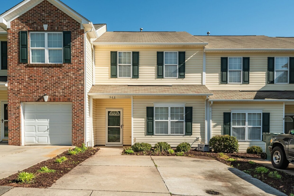 Primary Photo - 3 Bedroom Townhome available early June!
