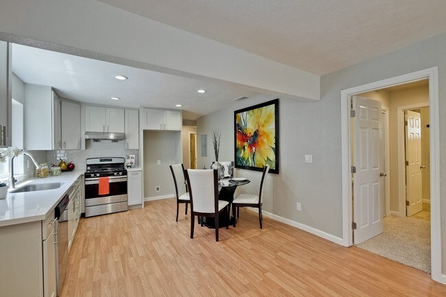 Foto del edificio - 481 Morse Ave