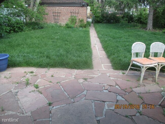 Foto del edificio - 3 br, 1 bath House - 1930 South Milwaukee