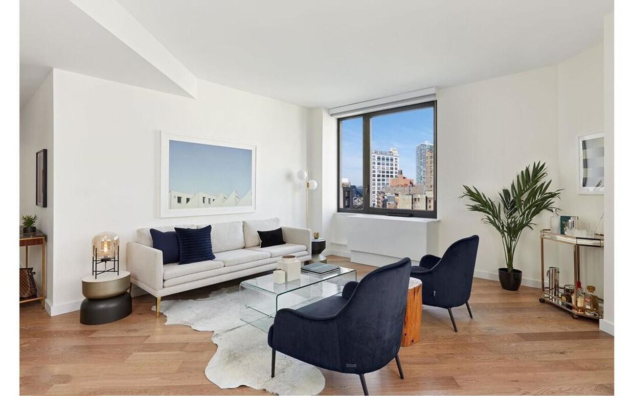 Foto principal - 411 W 34th St