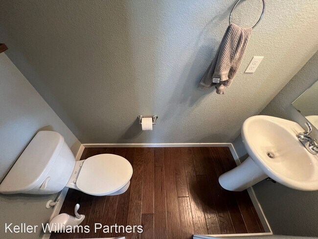 Building Photo - 2 br, 3 bath House - 6211 Mineral Belt Dr