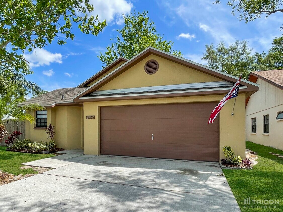 Foto principal - 10827 Claymont Dr