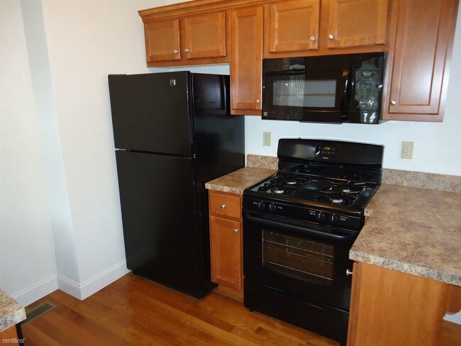 Building Photo - 4 br, 2 bath Townhome - 5535 Beeler Street