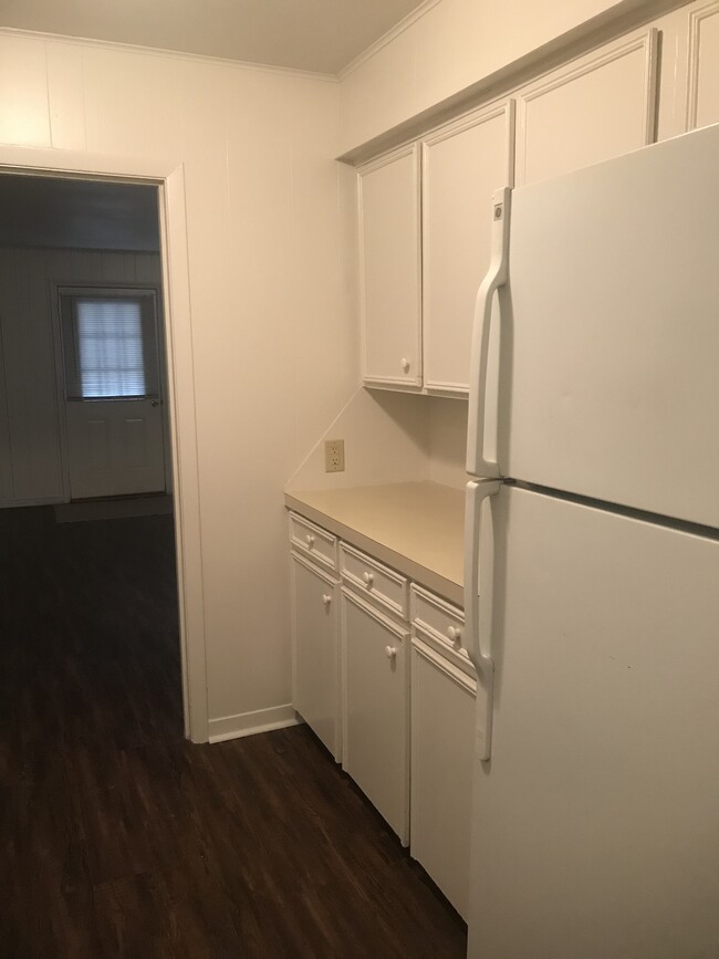 KITCHEN - 701 W Grove Ave