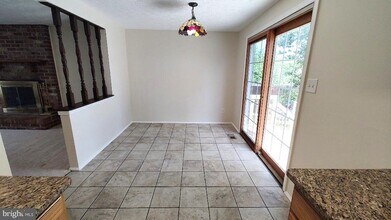 Building Photo - 8638 Saxon Cir