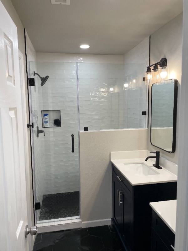 Building Photo - 3313 Pine St