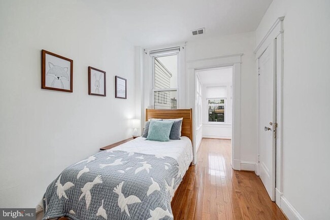 Building Photo - 4823 9th St NW