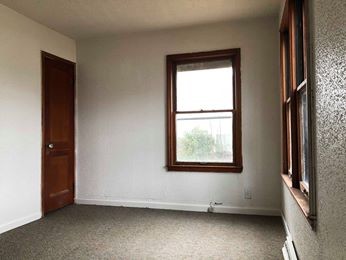 Building Photo - 905 S Aikman St