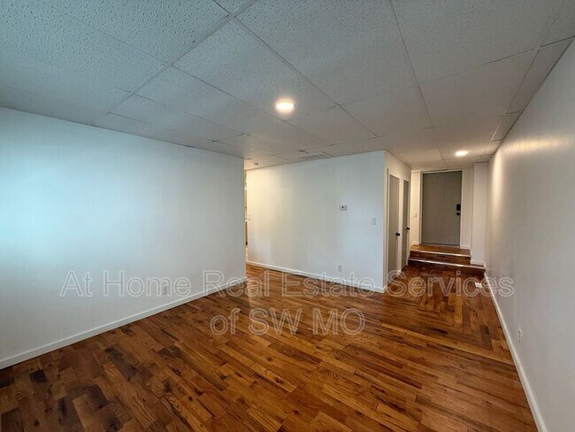 Building Photo - 3342 E Linwood St