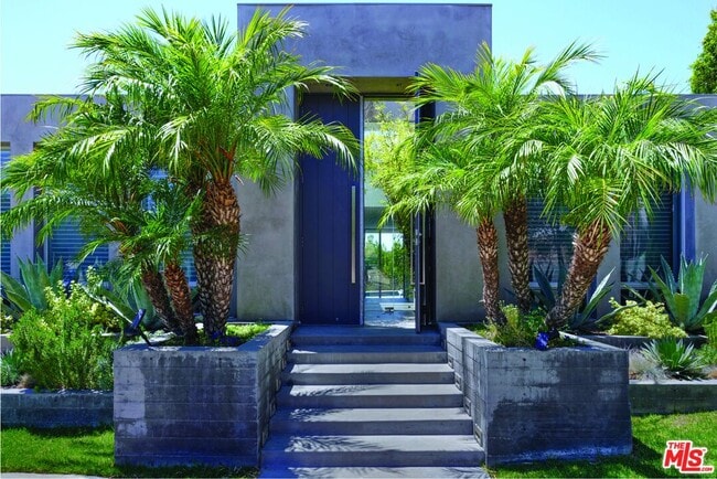 Building Photo - 9738 Arby Dr