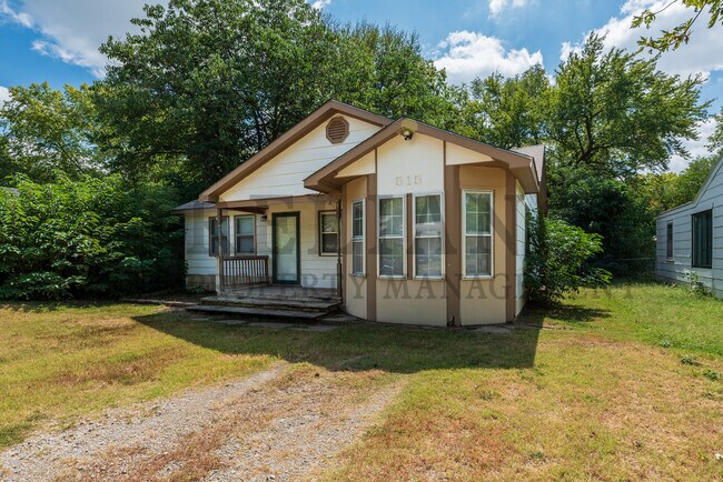 Building Photo - 515 E Vine St