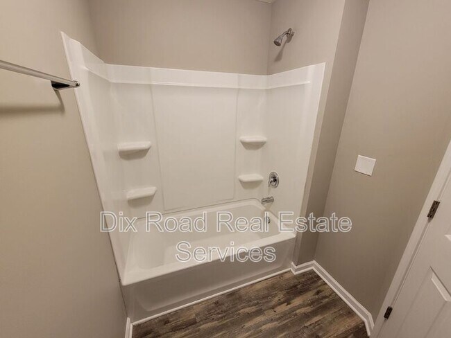 Building Photo - 2520 Foxcove Ct