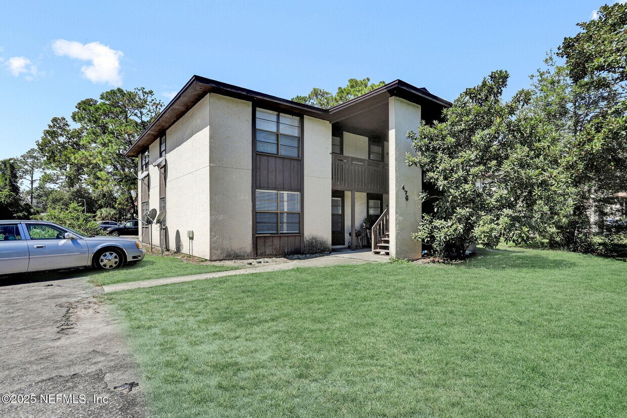 Primary Photo - 476 Bentwood Ln