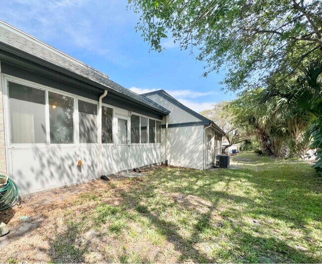 1333 McMullen Booth Rd, Clearwater, FL 33759 Townhome Rentals in