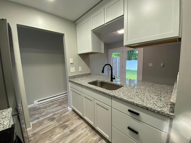 Foto del edificio - 307 Forest Ln