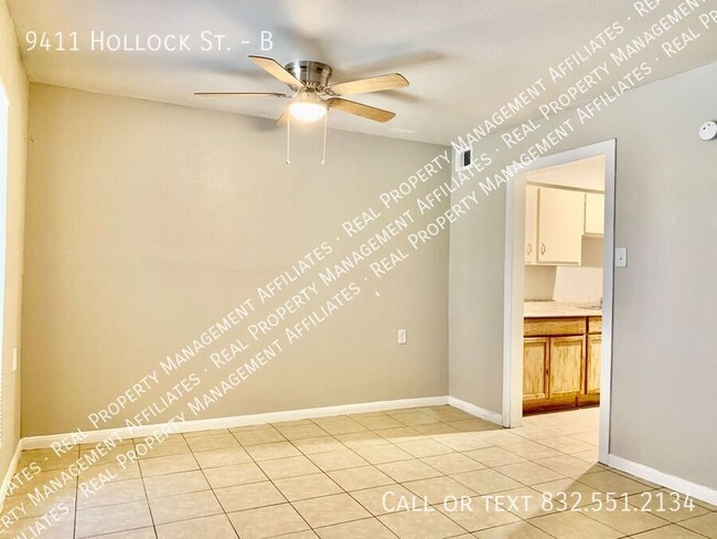 Building Photo - 9411 Hollock St
