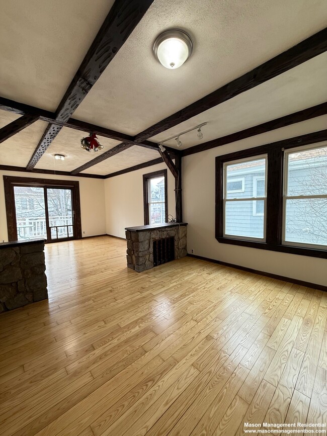 Building Photo - 5 Alcott St