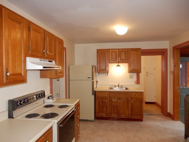 Building Photo - 31 Wyoming Heights