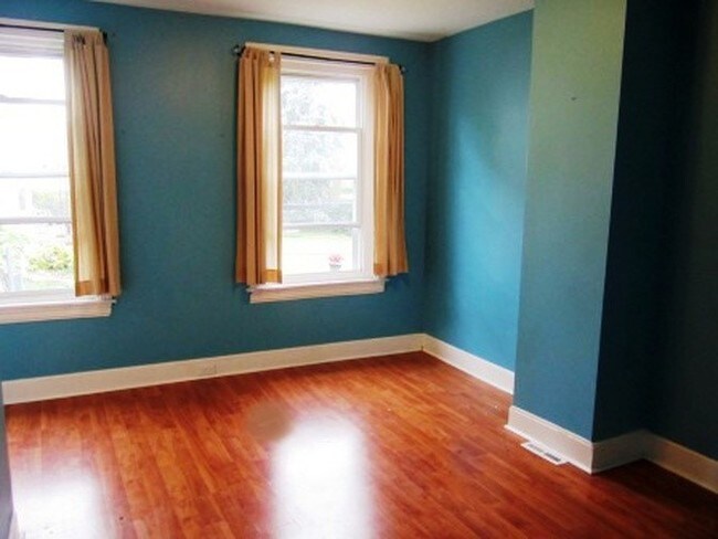 Building Photo - 1520 Elmwood Ave