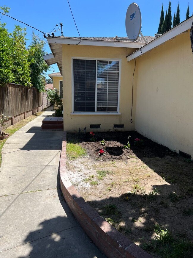 Foto del edificio - Inglewood Duplex - Front House