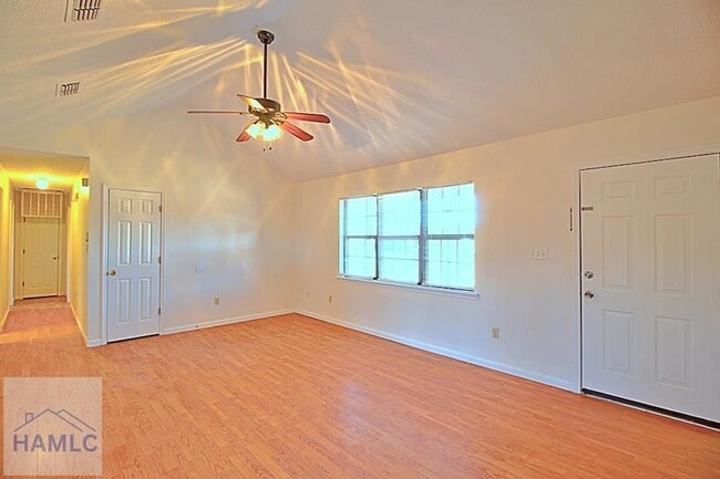 Foto del edificio - 915 Churchfield Dr