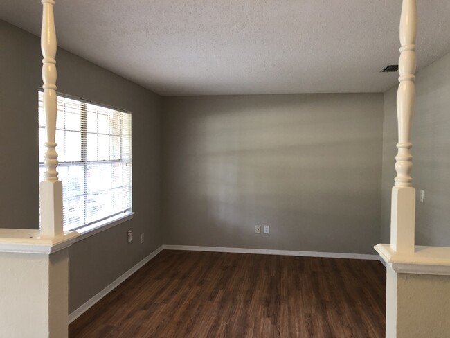 Front living area - 1808 Laney Dr