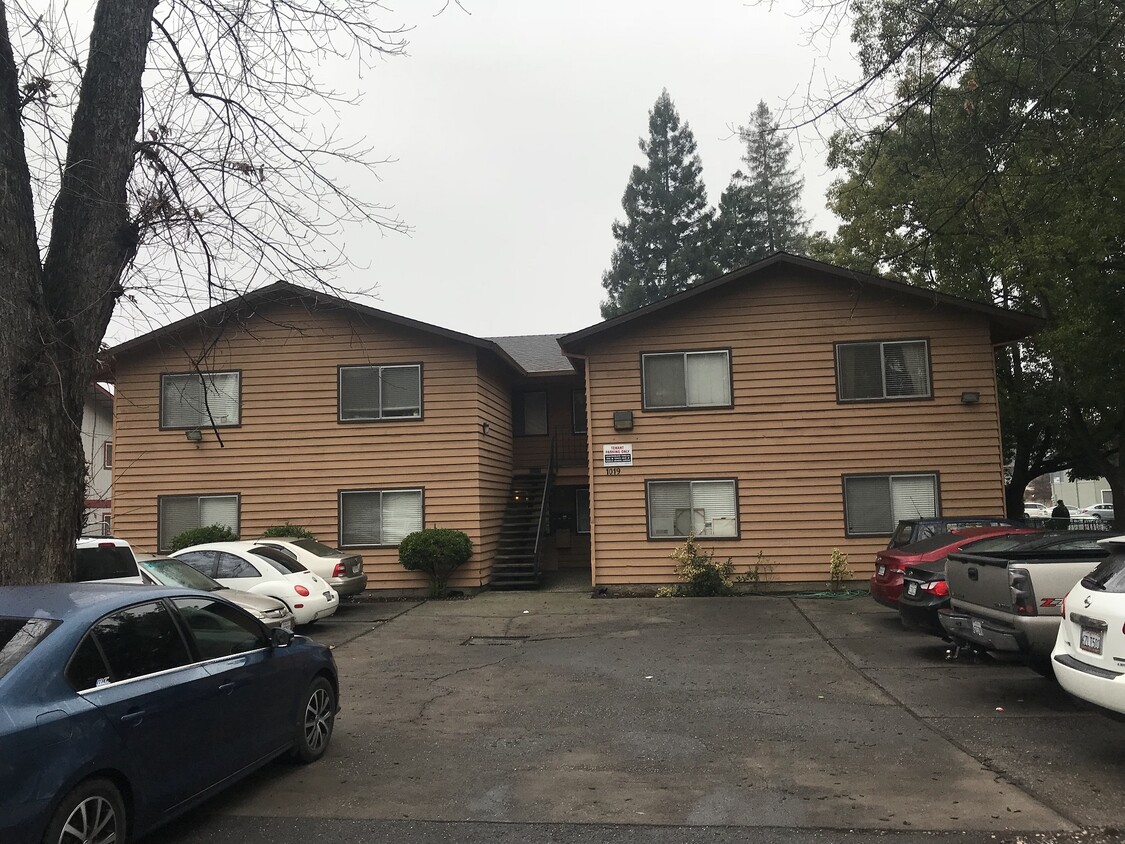 Foto principal - 1019 Mechoopda St